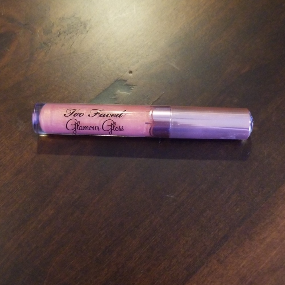🛍 Too Faced Glamour Gloss